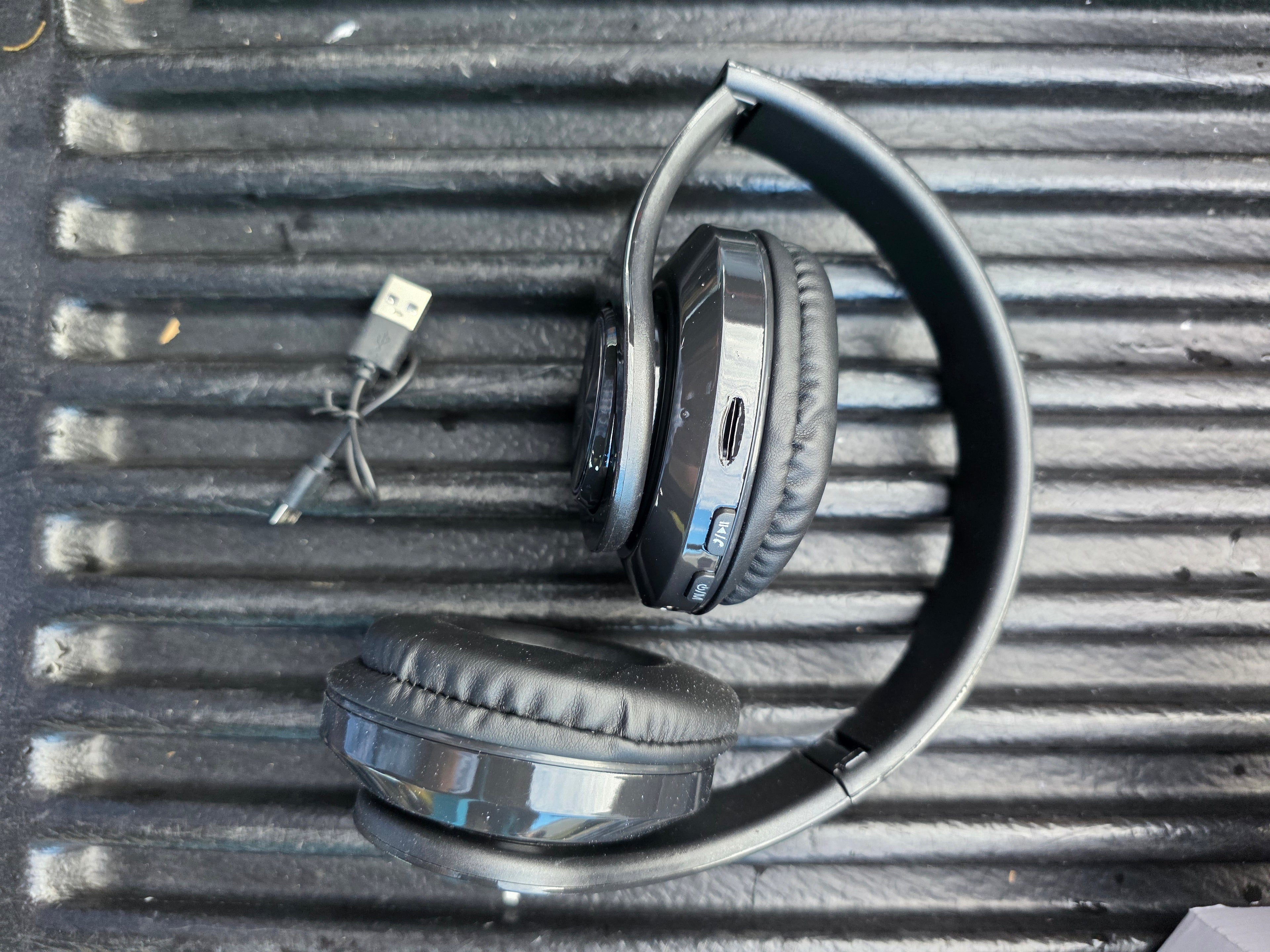 Foldable headphones