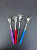 Extending back scratcher